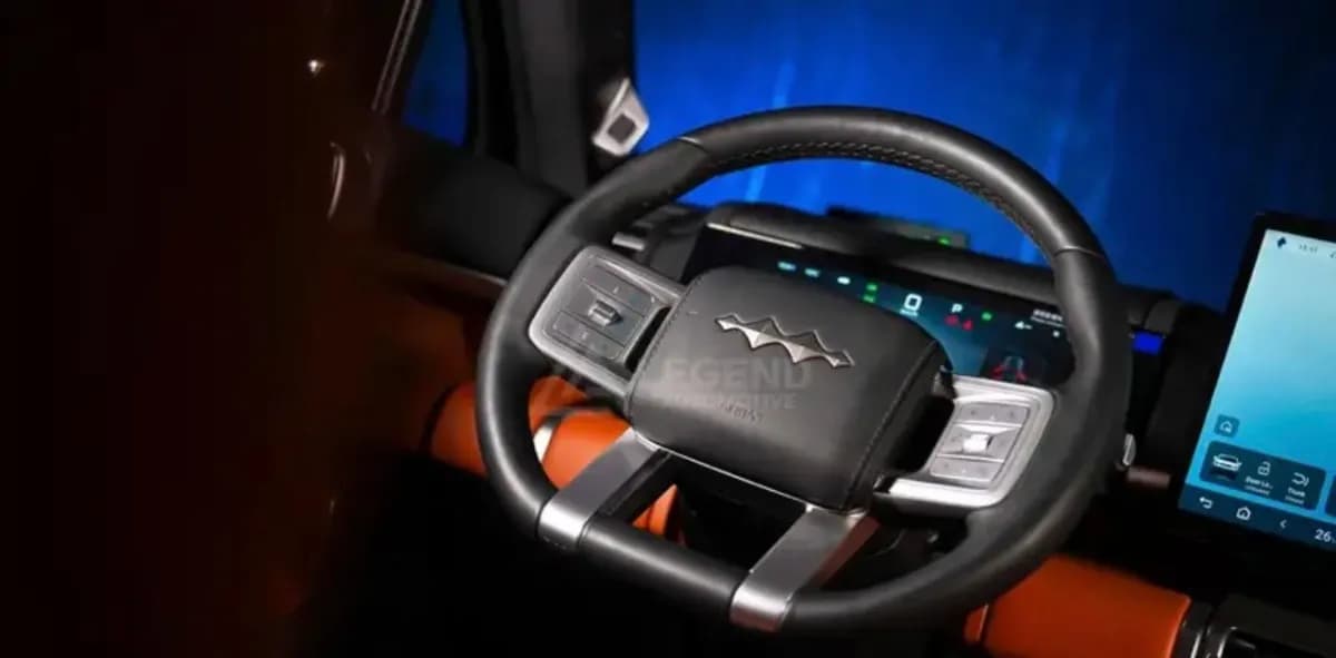 بي واي دي ليوبارد ٧ 2025 الترا أسود أوتوماتيك — جديدة