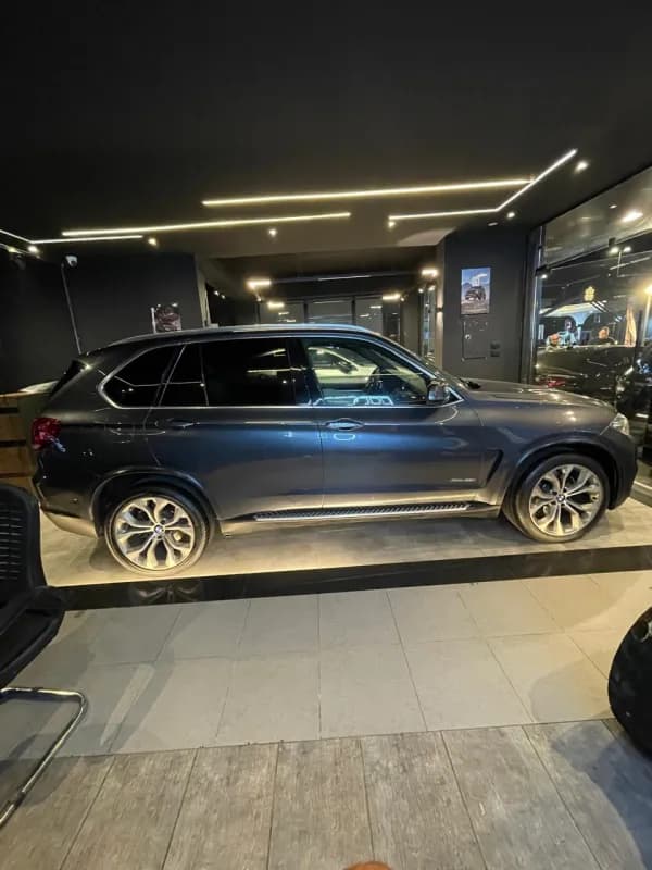 بي ام دبليو X5 2017 ام سبورت رمادي أوتوماتيك — مستعملة