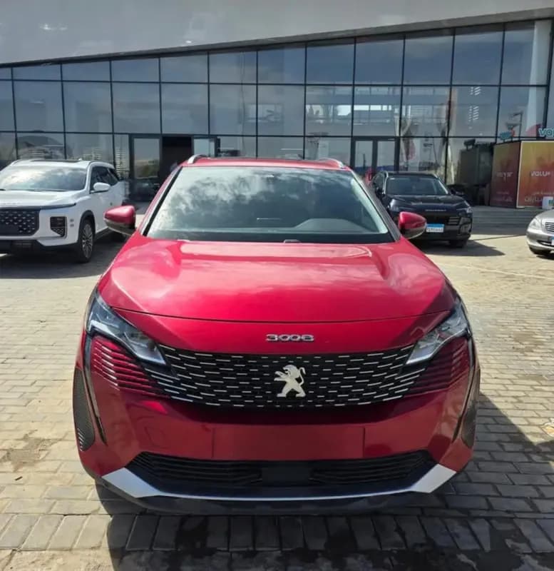 بيجو 3008 2021 اللورا أحمر أوتوماتيك — مستعملة