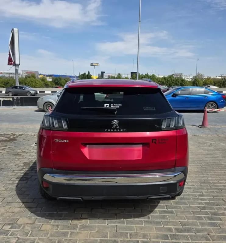 بيجو 3008 2021 اللورا أحمر أوتوماتيك — مستعملة