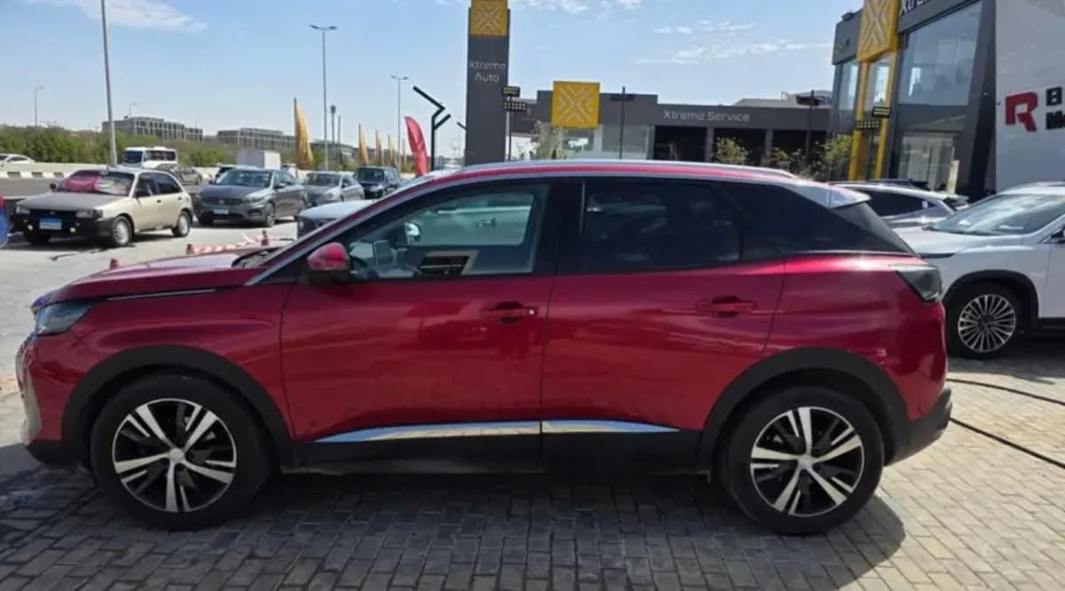 بيجو 3008 2021 اللورا أحمر أوتوماتيك — مستعملة