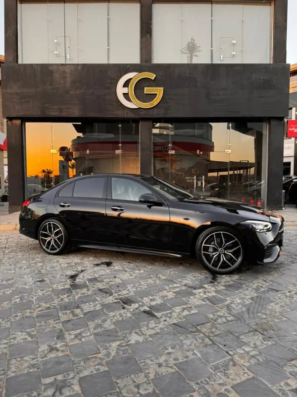 مرسيدس بنز C200 2026 ايه ام جي أسود أوتوماتيك — جديدة