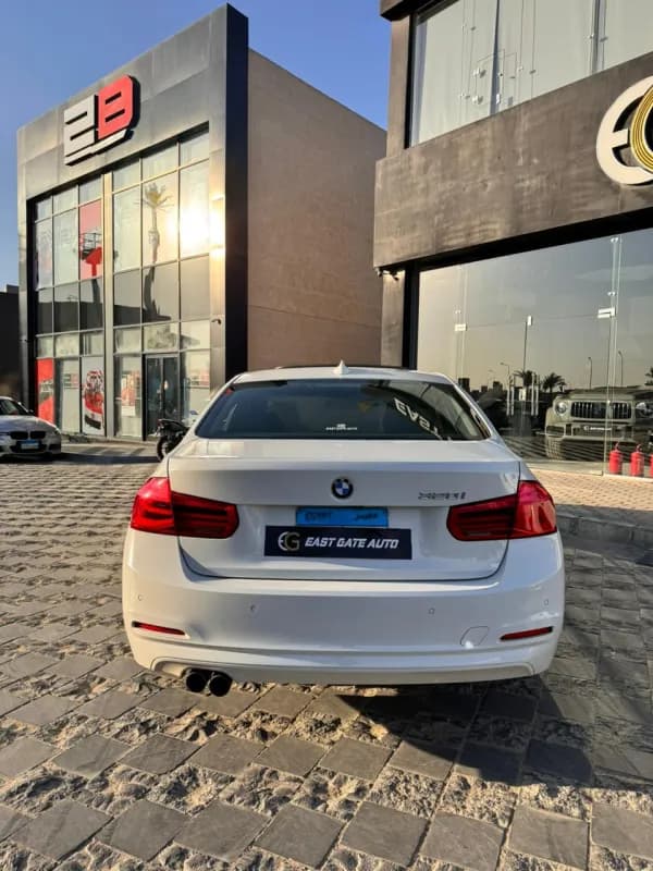 BMW 320i 2017 Advantage White Automatic — Used