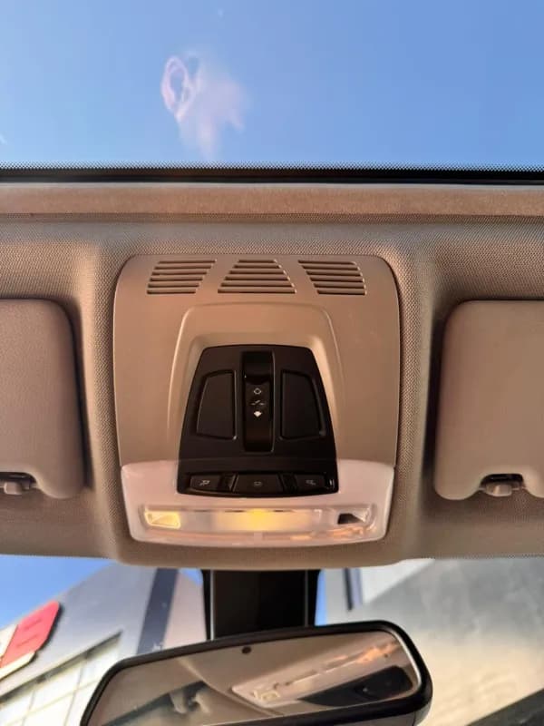 BMW 320i 2017 Advantage White Automatic — Used