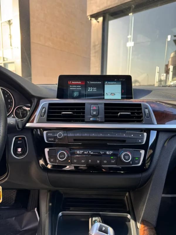 BMW 320i 2017 Advantage White Automatic — Used