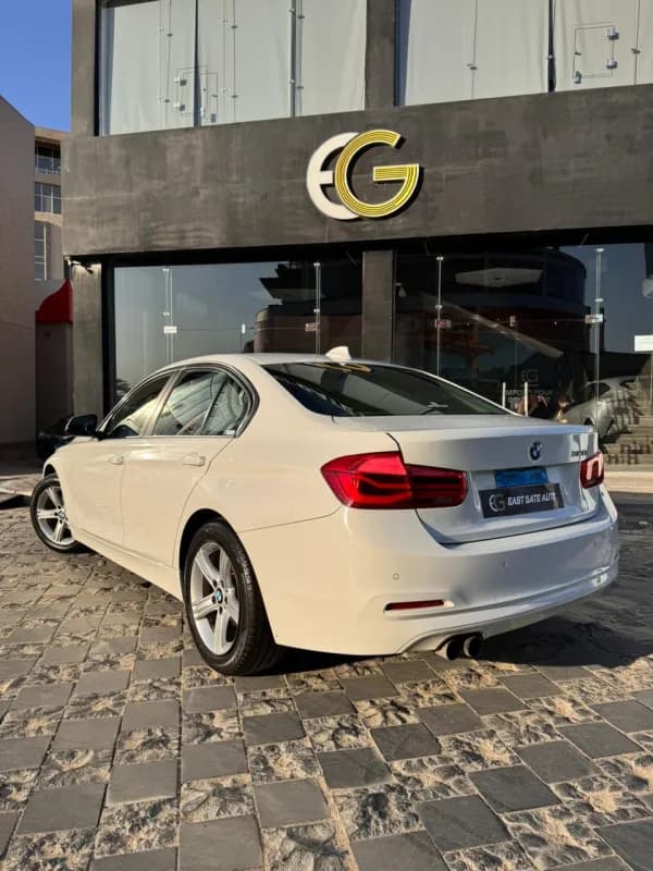 BMW 320i 2017 Advantage White Automatic — Used