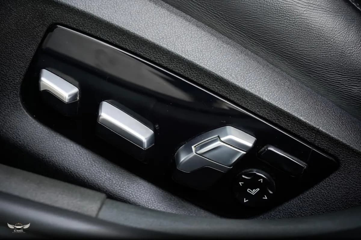 بي ام دبليو M5 2018 م اسبورت أسود أوتوماتيك — مستعملة