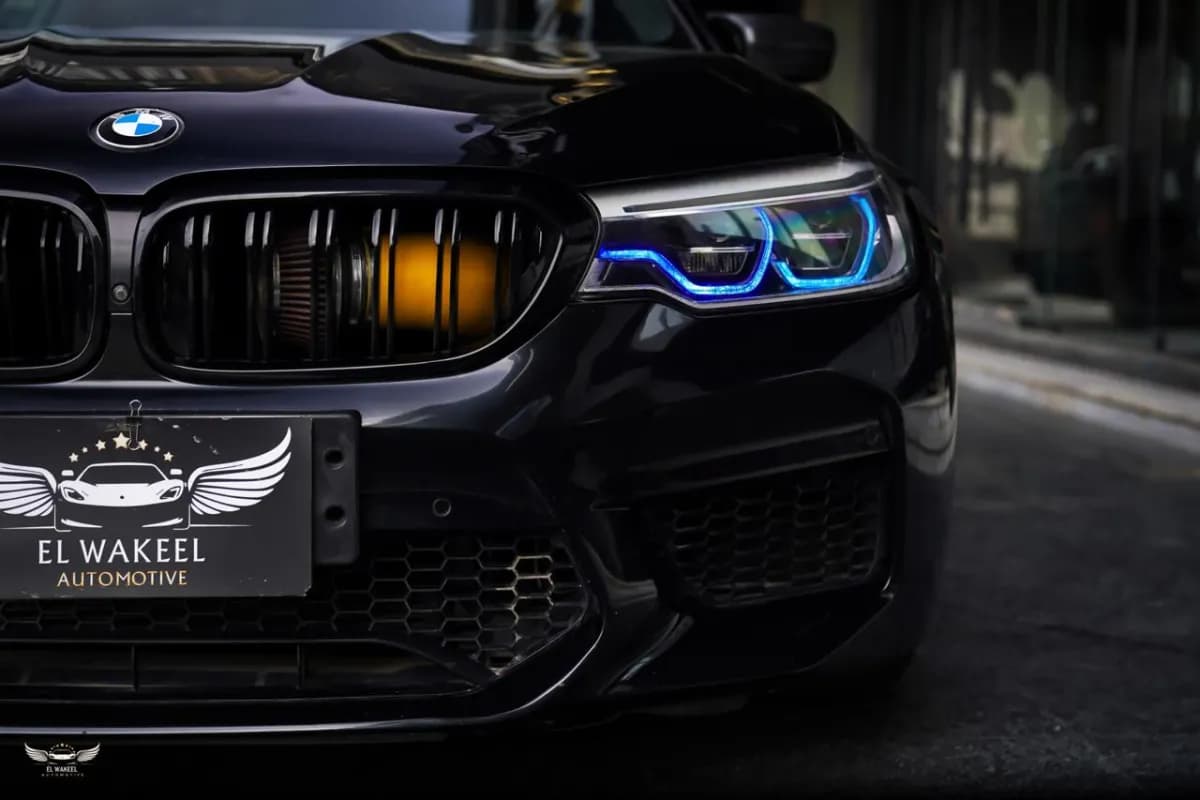 بي ام دبليو M5 2018 م اسبورت أسود أوتوماتيك — مستعملة