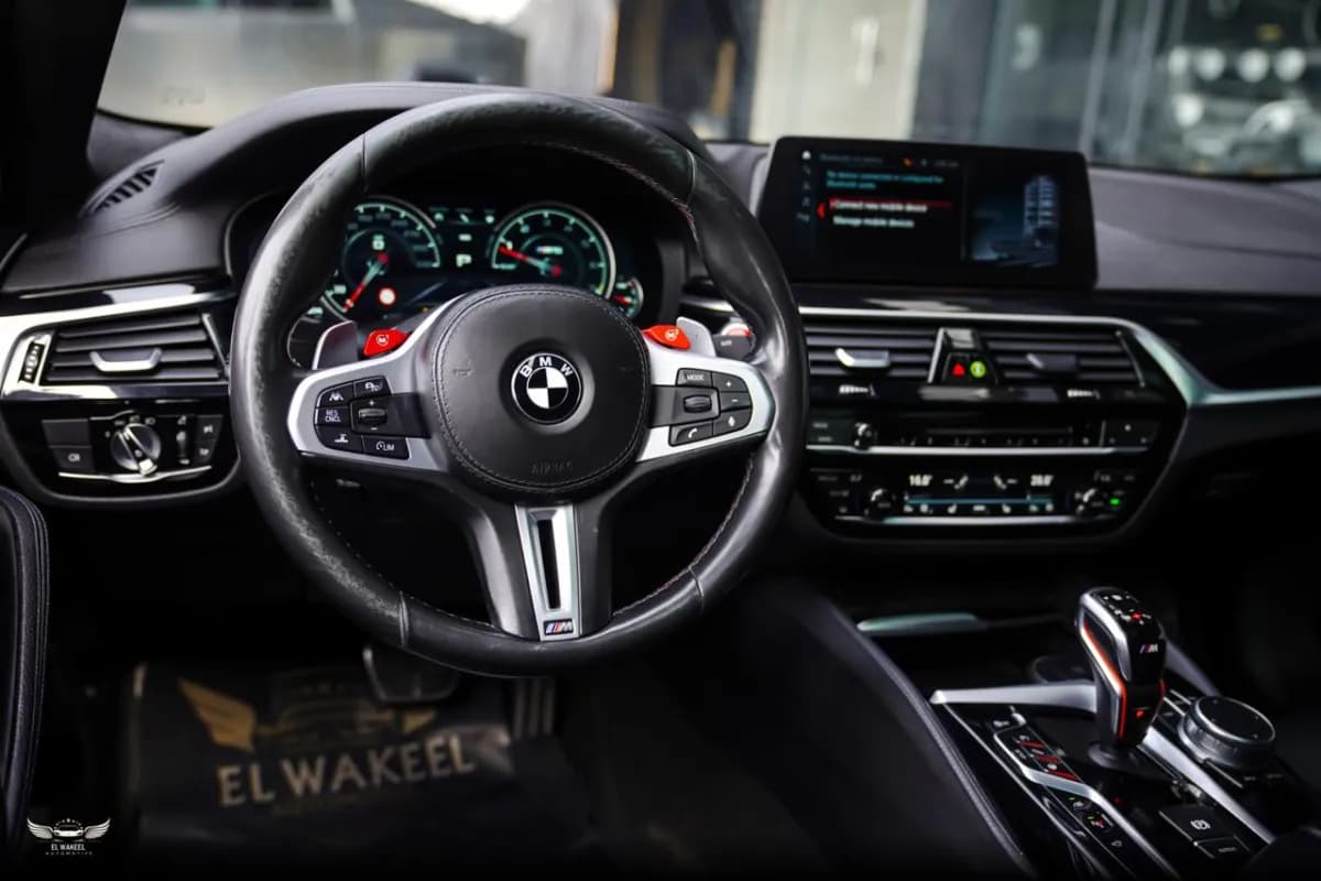 بي ام دبليو M5 2018 م اسبورت أسود أوتوماتيك — مستعملة