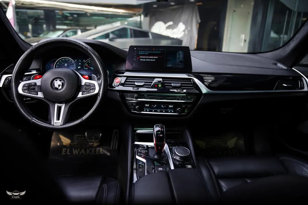 بي ام دبليو M5 2018 م اسبورت أسود أوتوماتيك — مستعملة