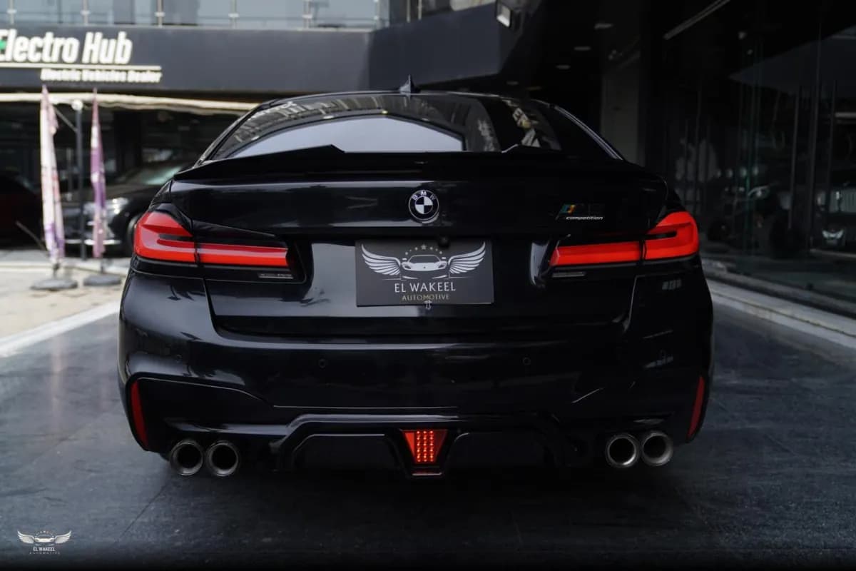 بي ام دبليو M5 2018 م اسبورت أسود أوتوماتيك — مستعملة