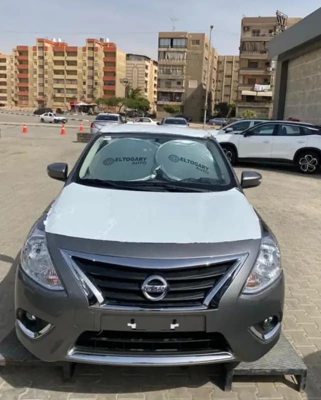 نيسان صني 2026 اول فئه رمادي أوتوماتيك — جديدة