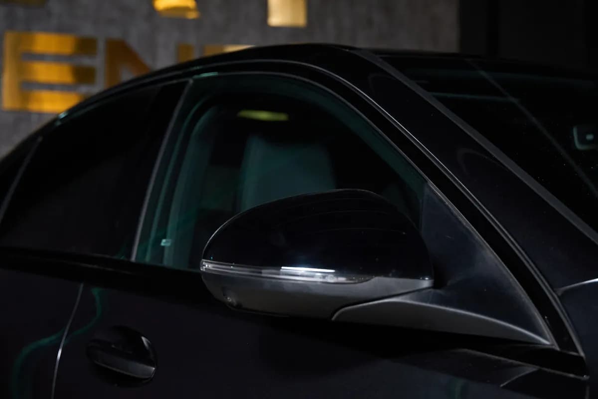 مرسيدس بنز C180 2025 ايه ام جي رمادي أوتوماتيك — جديدة