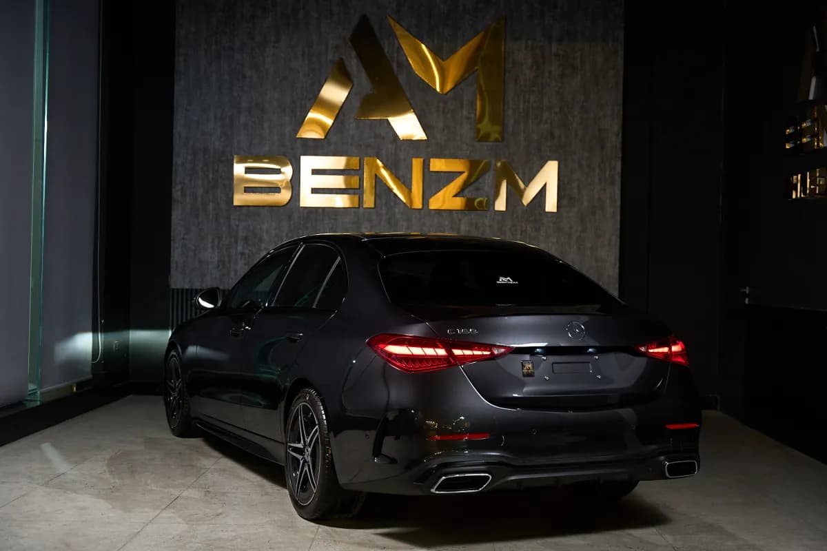 مرسيدس بنز C180 2025 ايه ام جي رمادي أوتوماتيك — جديدة