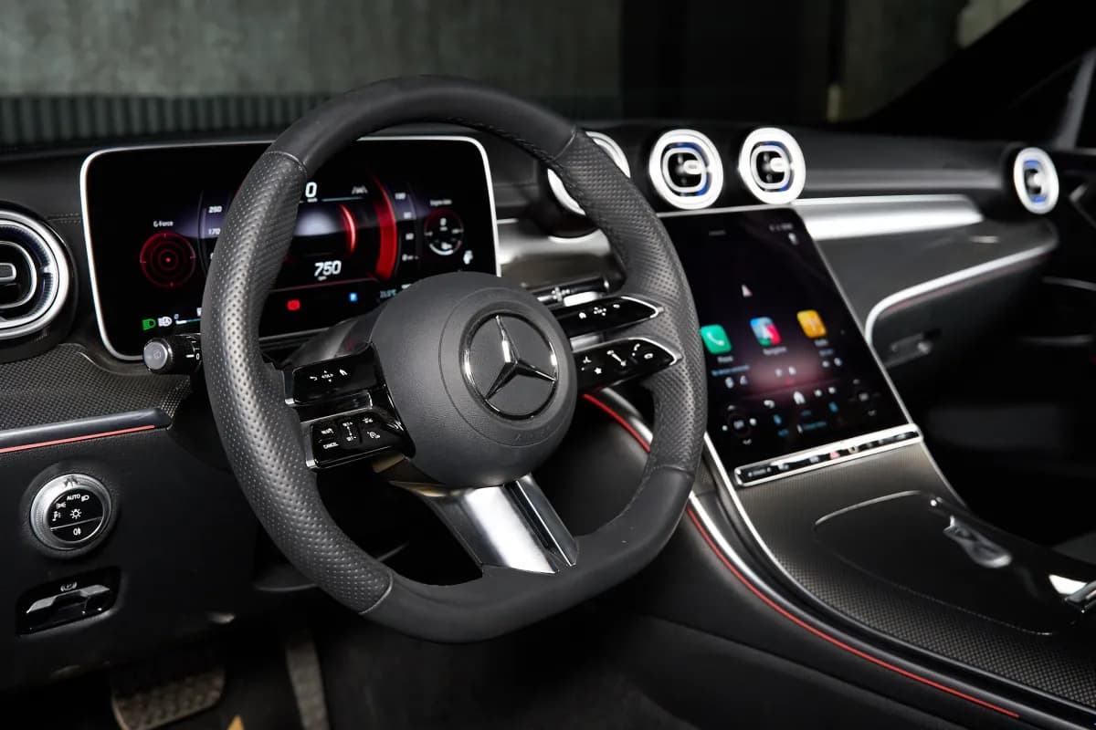 مرسيدس بنز C180 2025 ايه ام جي رمادي أوتوماتيك — جديدة