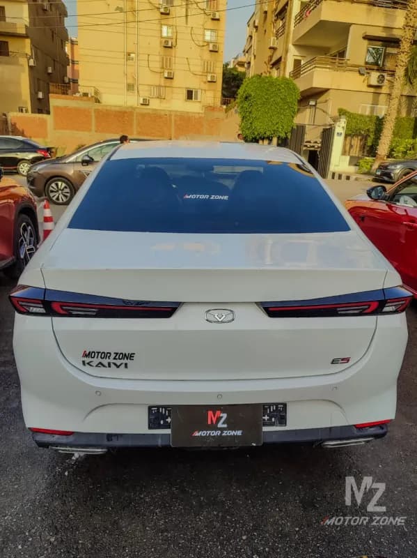 كايي اي 5 2026 بريميوم أبيض أوتوماتيك — جديدة