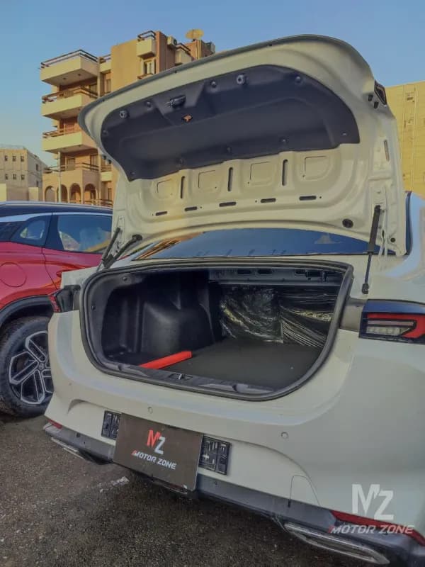 كايي اي 5 2026 بريميوم أبيض أوتوماتيك — جديدة
