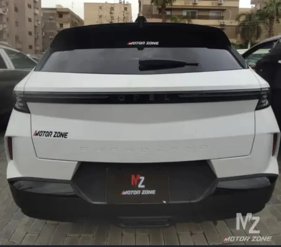 أوبل جراند لاند 2026 انجوي أبيض أوتوماتيك — جديدة