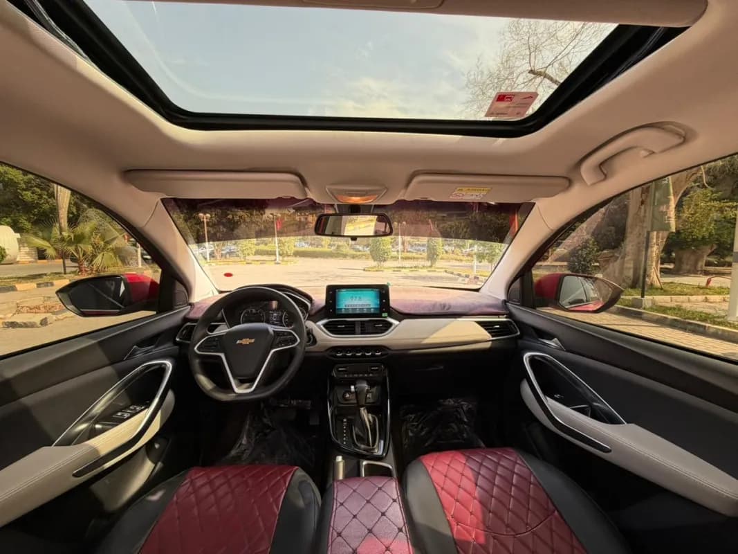 Chevrolet Captiva 2021 Premier Darkred Automatic — Used