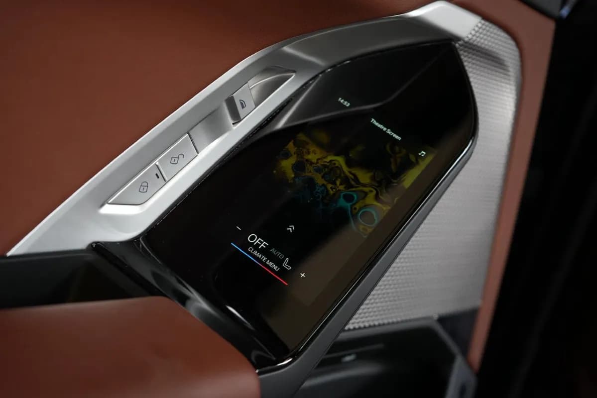 بي ام دبليو أي 7 2026 اي درايف 50 اي ام-سبورت أسود أوتوماتيك — جديدة