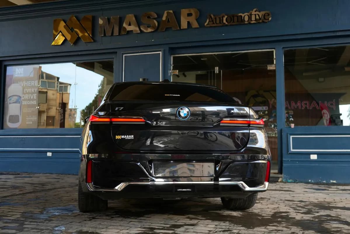 بي ام دبليو أي 7 2026 اي درايف 50 اي ام-سبورت أسود أوتوماتيك — جديدة