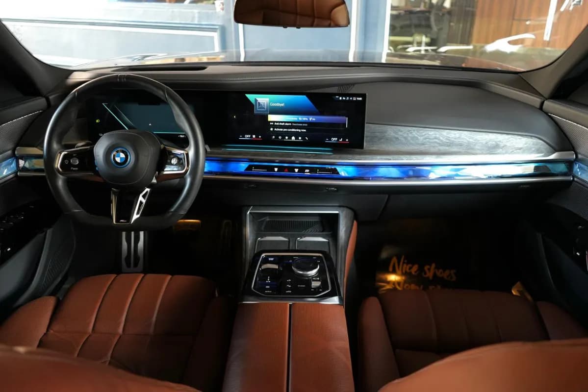 بي ام دبليو أي 7 2026 اي درايف 50 اي ام-سبورت أسود أوتوماتيك — جديدة