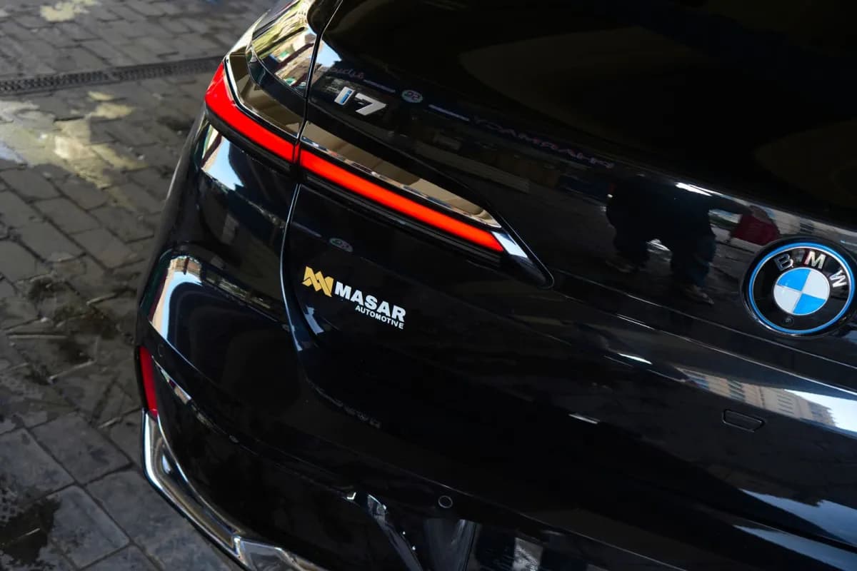 بي ام دبليو أي 7 2026 اي درايف 50 اي ام-سبورت أسود أوتوماتيك — جديدة