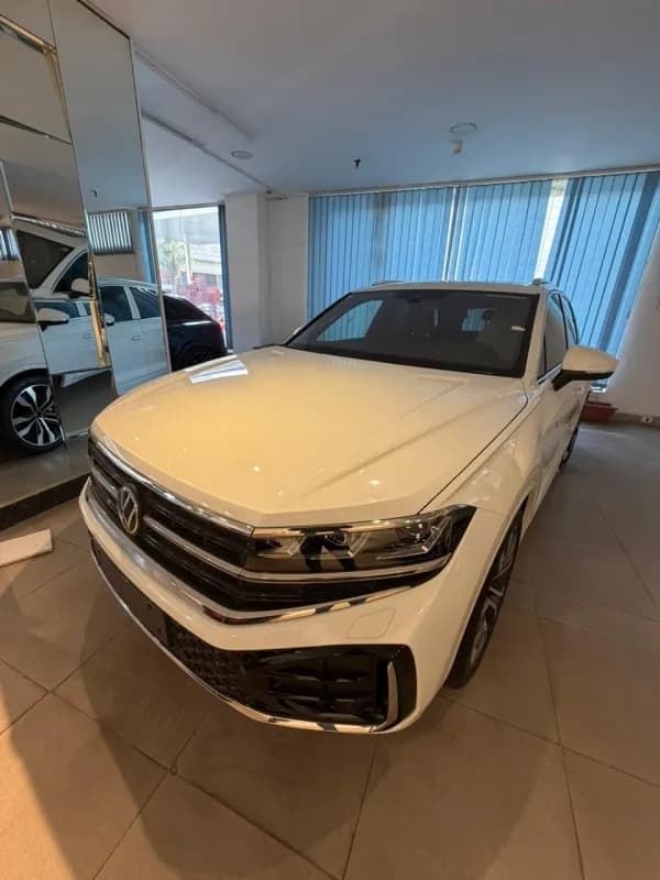 Volkswagen Touareg 2026 R line White Automatic — New