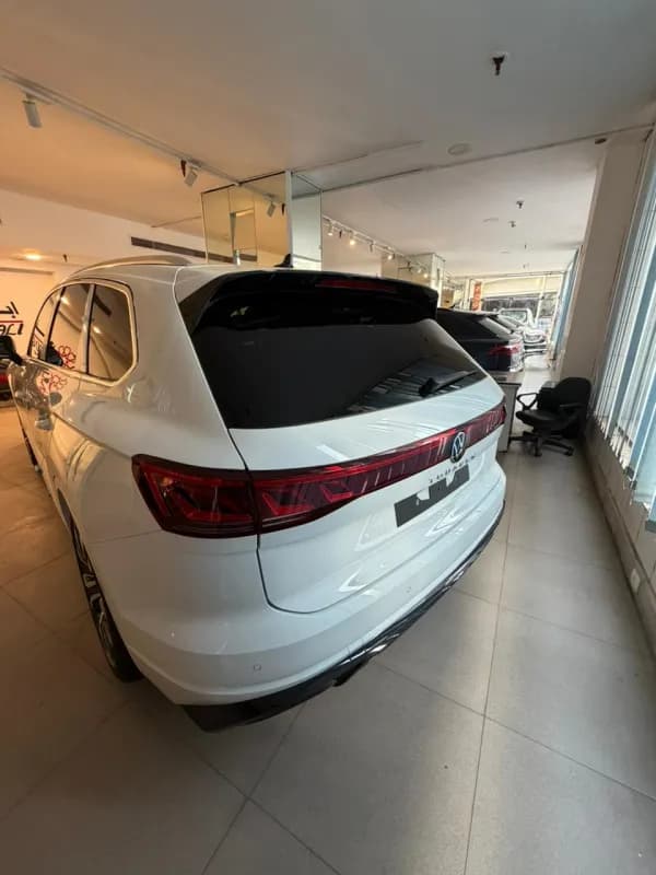 Volkswagen Touareg 2026 R line White Automatic — New