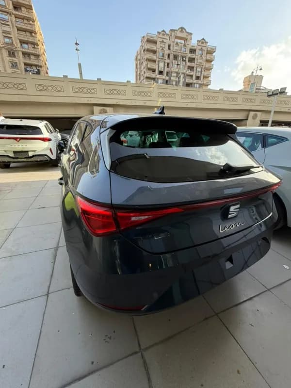 سيات ليون 2026 ادفانسيد رمادي أوتوماتيك — جديدة