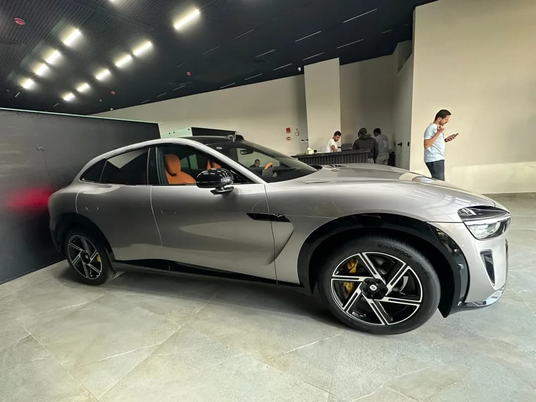 شاومي Yu7 2025 استندارد فضي أوتوماتيك — جديدة