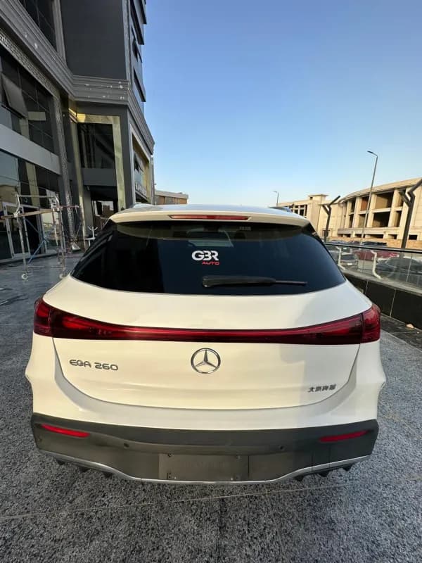 مرسيدس بنز اي كيو ايه 260 2025 لاكشيري أبيض أوتوماتيك — جديدة