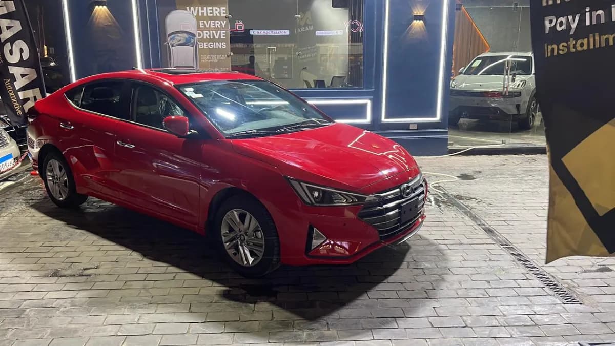 هيونداي النترا AD 2026 توب لاين أحمر أوتوماتيك — جديدة