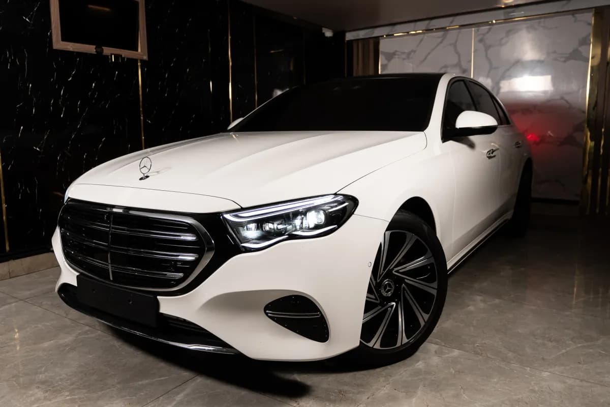 Mercedes-Benz E300 2025 Exclusive White Automatic — Used