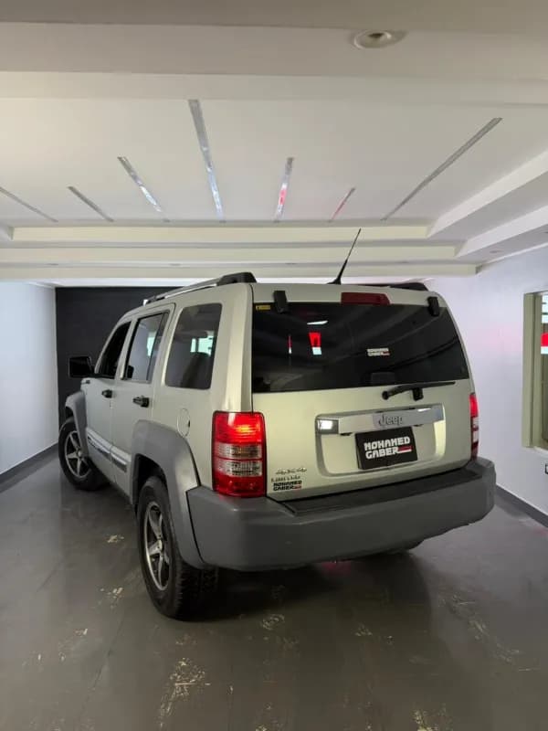 Jeep Cherokee 2011 Limited Silver Automatic — Used