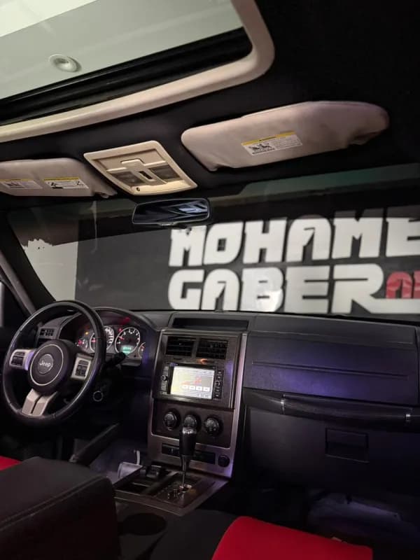 Jeep Cherokee 2011 Limited Silver Automatic — Used