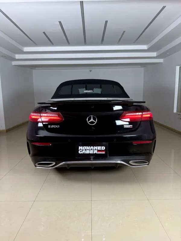 مرسيدس بنز E200 2018 ايه ام جي أسود أوتوماتيك — مستعملة
