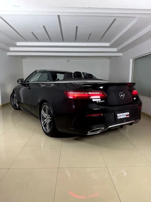 مرسيدس بنز E200 2018 ايه ام جي أسود أوتوماتيك — مستعملة