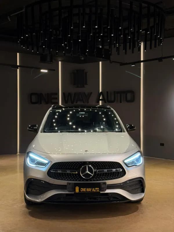 مرسيدس بنز GLA 200 2021 ايه ام جي فضي أوتوماتيك — مستعملة