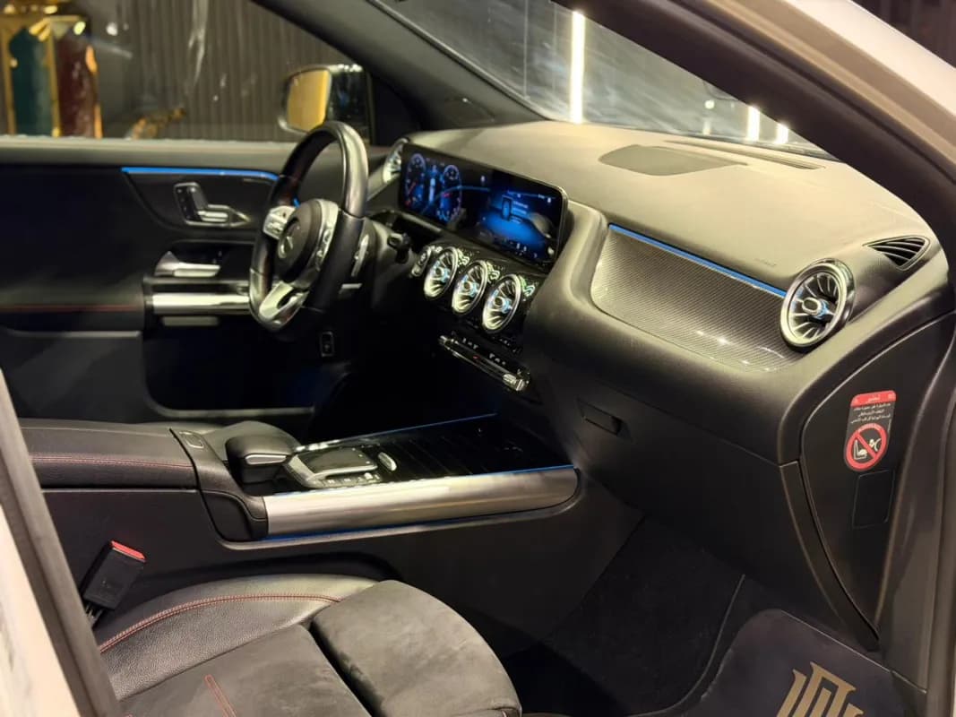 مرسيدس بنز GLA 200 2021 ايه ام جي فضي أوتوماتيك — مستعملة