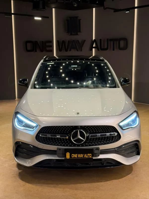 مرسيدس بنز GLA 200 2021 ايه ام جي فضي أوتوماتيك — مستعملة