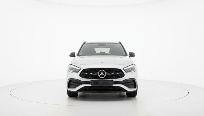 مرسيدس بنز GLA 200 2021 ايه ام جي فضي أوتوماتيك — مستعملة