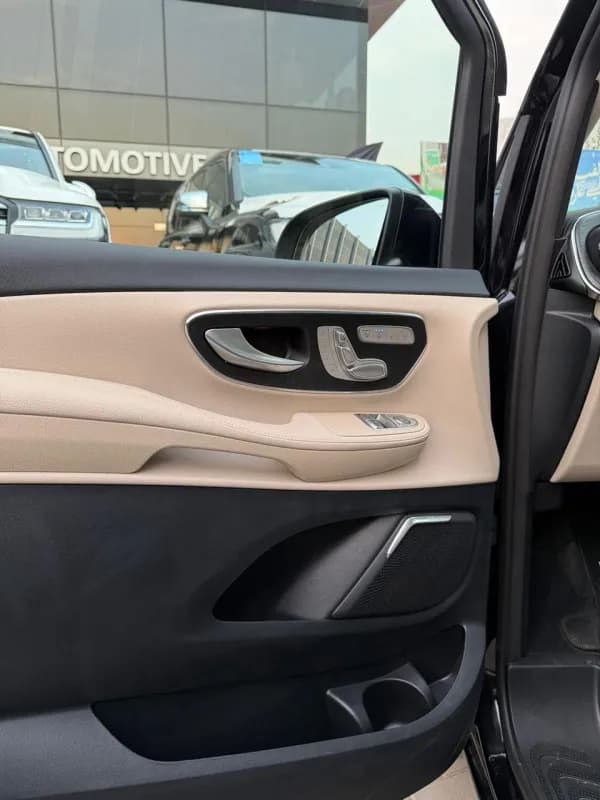 مرسيدس بنز V 300 2026 اكسكلوسف أسود أوتوماتيك — جديدة