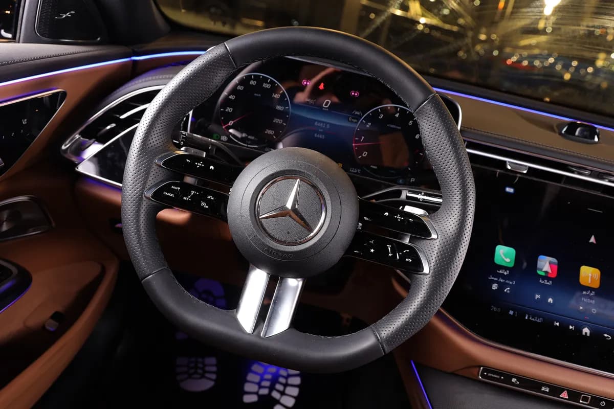 مرسيدس بنز E200 2026 ايه ام جي أسود أوتوماتيك — جديدة