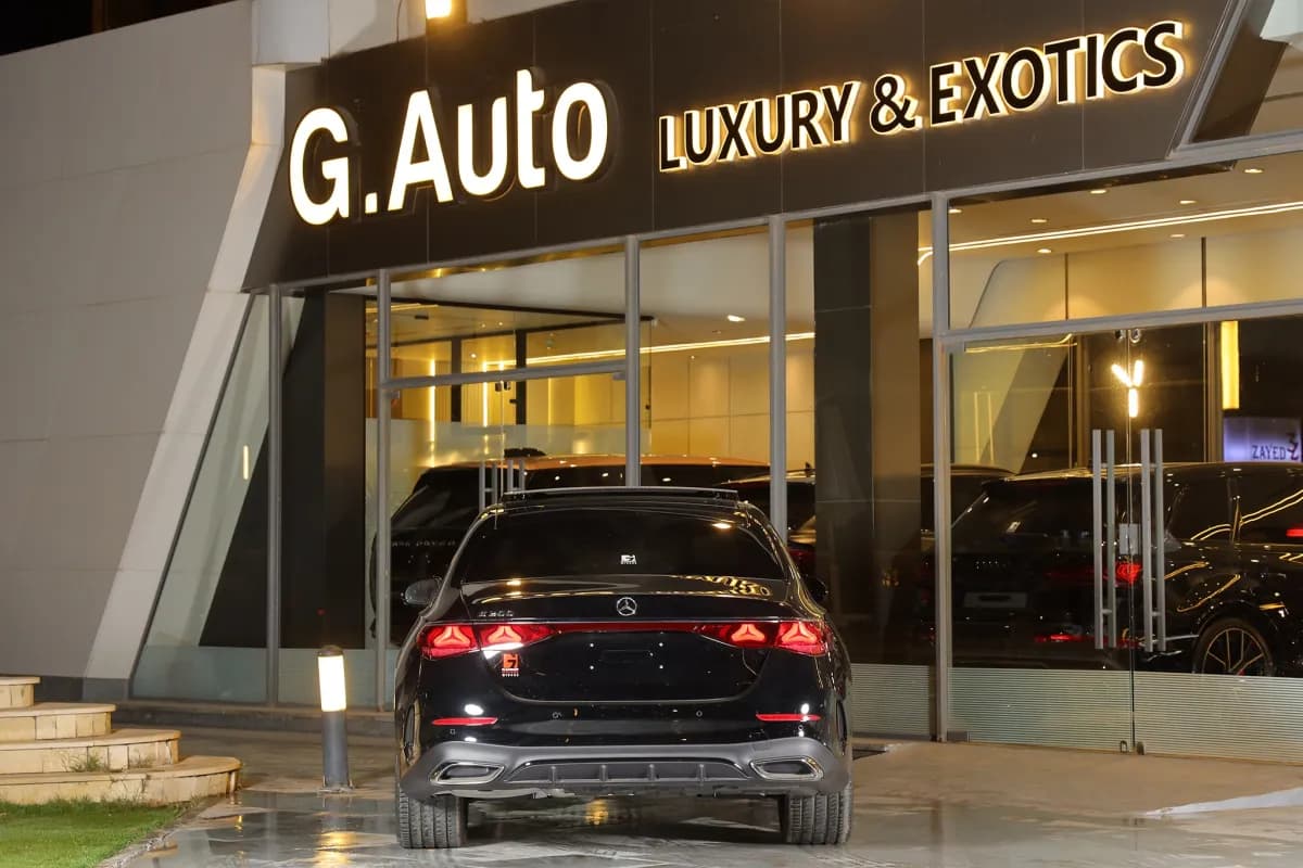 مرسيدس بنز E200 2026 ايه ام جي أسود أوتوماتيك — جديدة