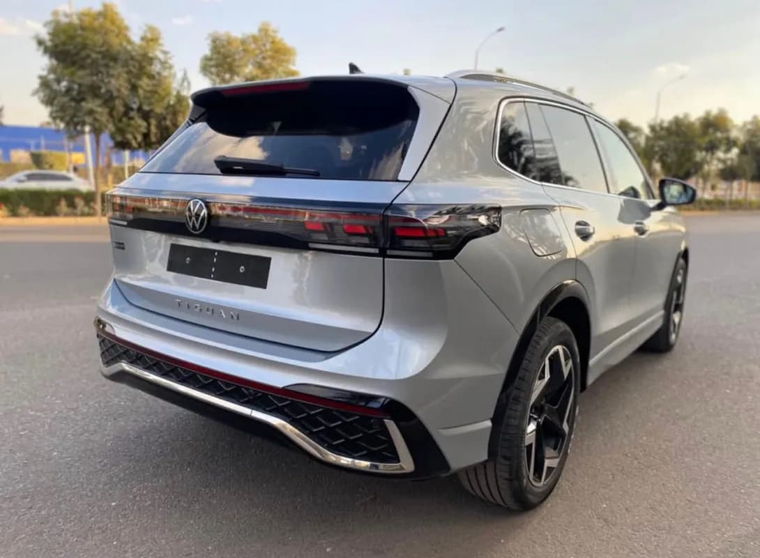 Volkswagen Tiguan 2025 R line Silver Automatic — New