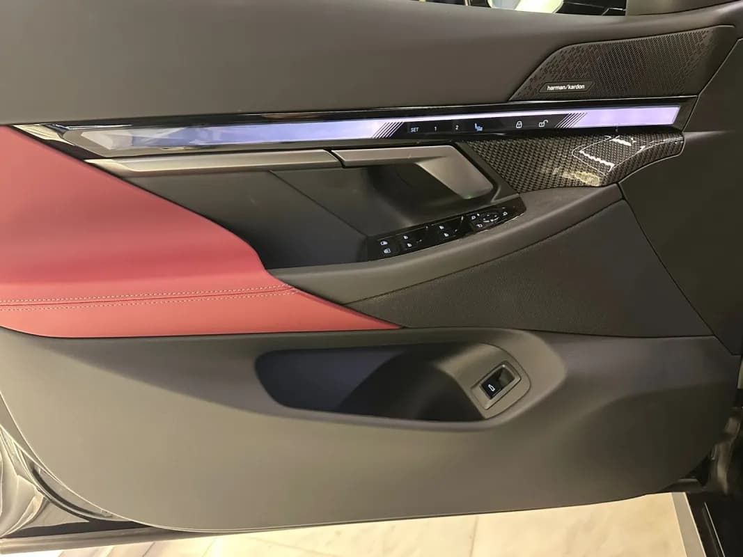 بي ام دبليو 520i 2026 ام سبورت أسود أوتوماتيك — جديدة