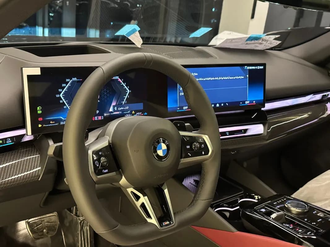 بي ام دبليو 520i 2026 ام سبورت أسود أوتوماتيك — جديدة