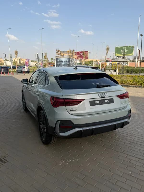 أودي Q3 2023 سبورت باك 1.4 أبيض أوتوماتيك — جديدة