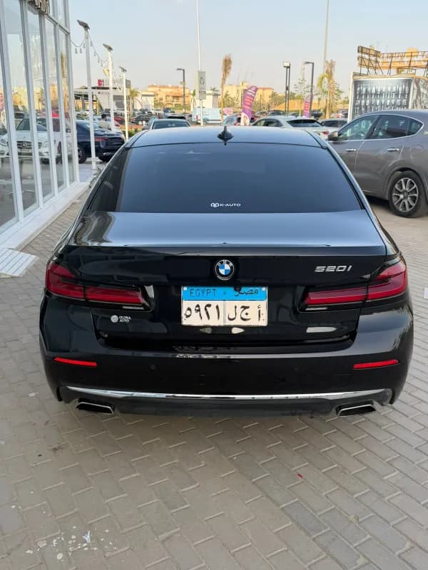 BMW 520i 2023 Luxury Black Automatic — Used